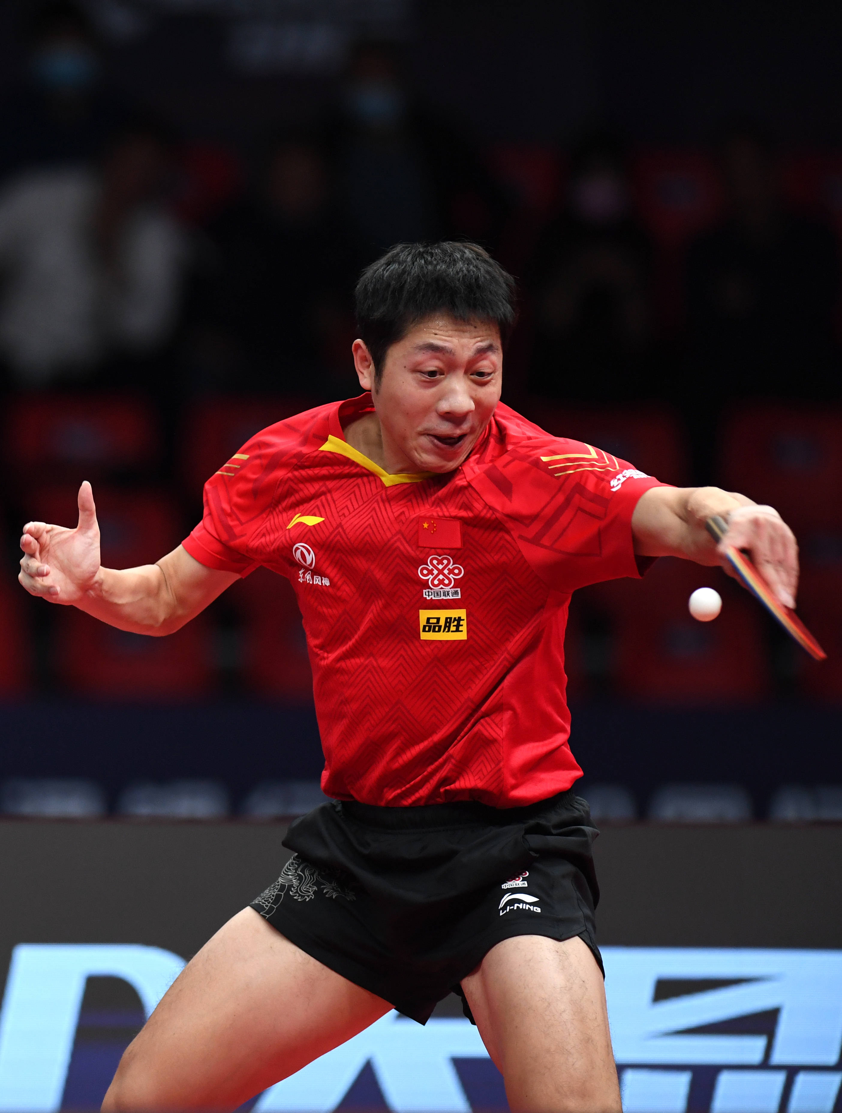 波兰乒乓球队强势韩国乒乓球队，许昕惊艳世界