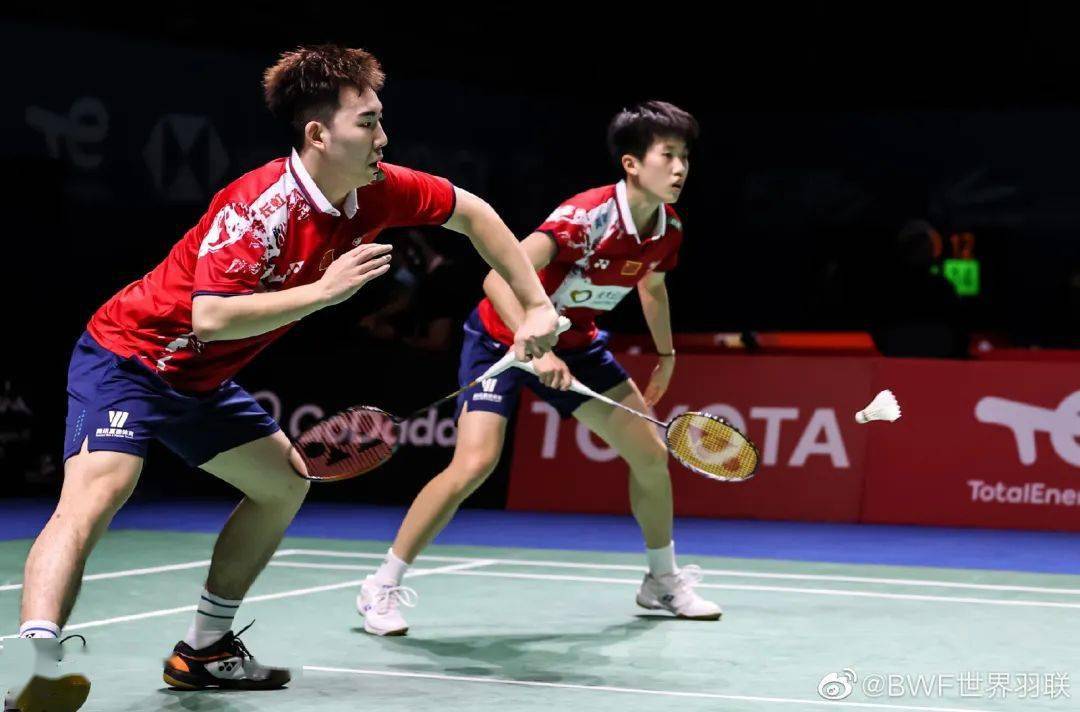 日本队逆转马来西亚队，黄鸭组合带队取胜