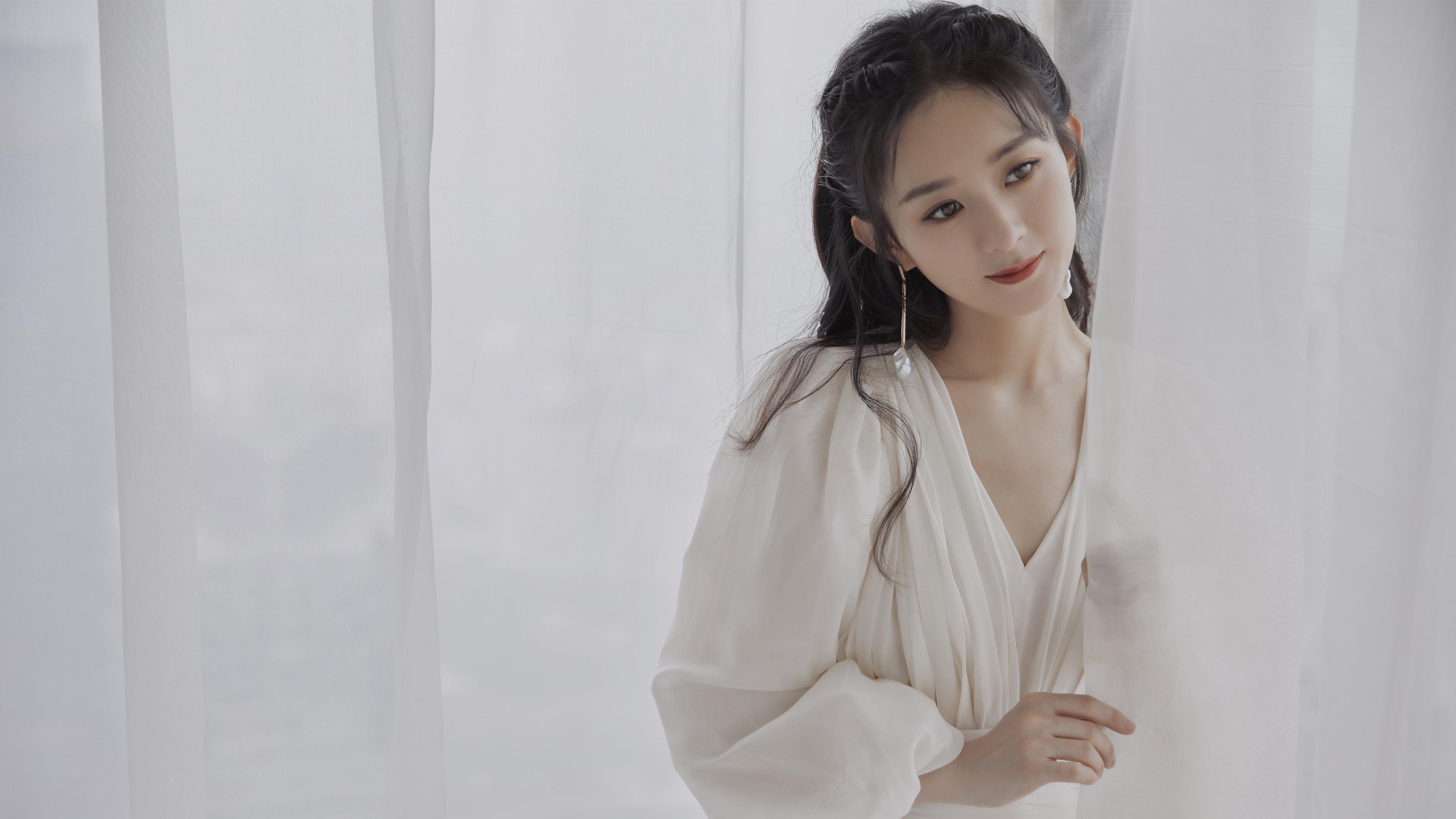 冰与火之歌，当布鲁诺的创造力撞上几内亚的钢铁丛林