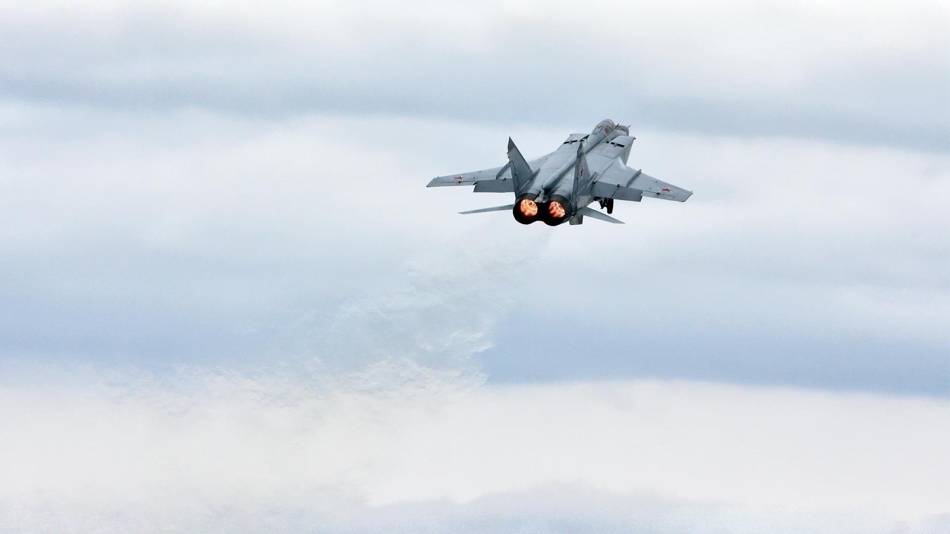 基于此，我为您构思了几个不同侧重点的文章标题，并选择其中一个展开成文