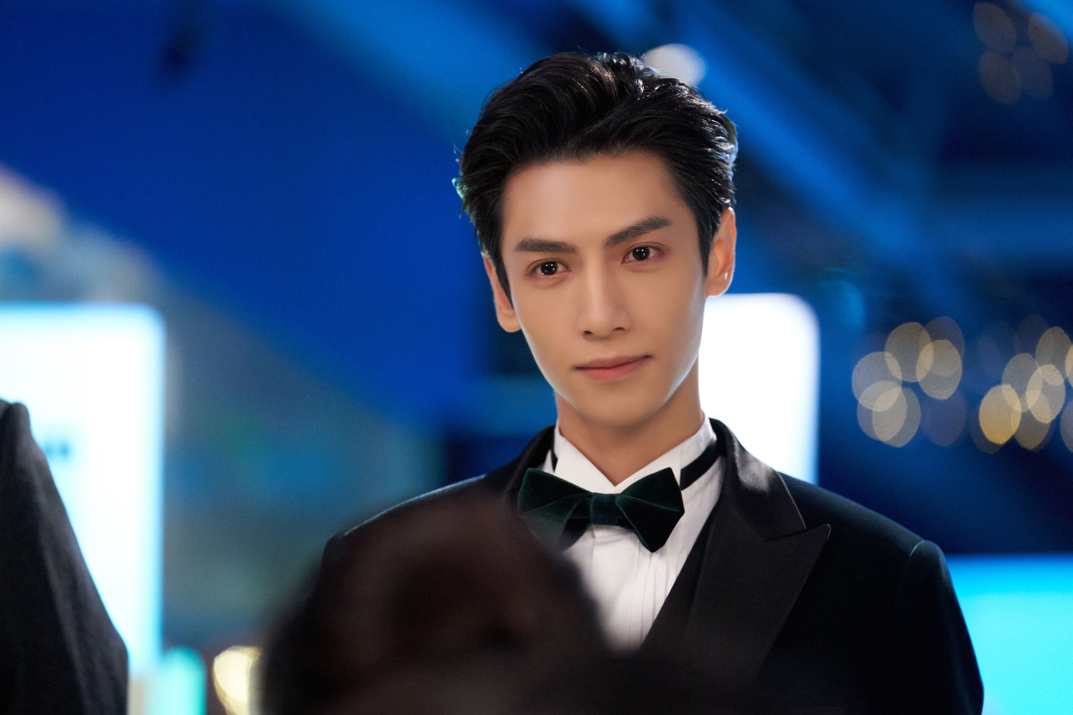 绿茵场的东决之夜，黄喜灿用防守锁死对手的战术博弈