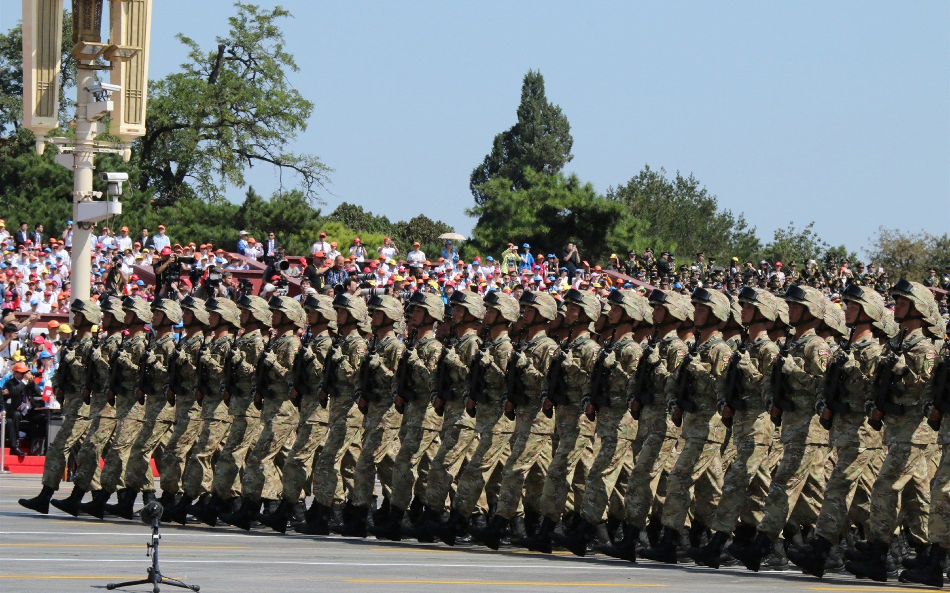 速度与技巧的暗夜对决,当F1弯道哲学照亮NBA进攻艺术