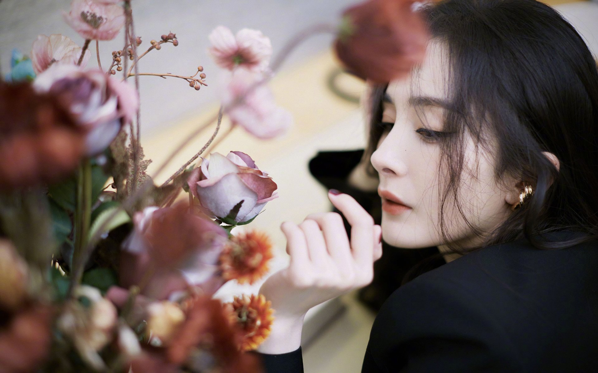 蓝色风暴席卷沙漠,德容统帅中场,比利时在2026世界杯F组以摧枯拉朽之势横扫泰国